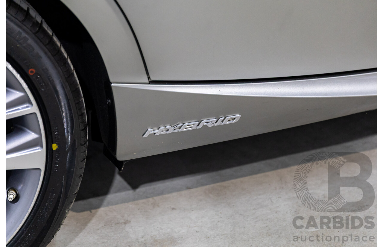 05/2019 Lexus IS300h Luxury Hybrid AVE30R (RWD) 4d Sedan Titanium Silver Metallic 2.5L - Hybrid