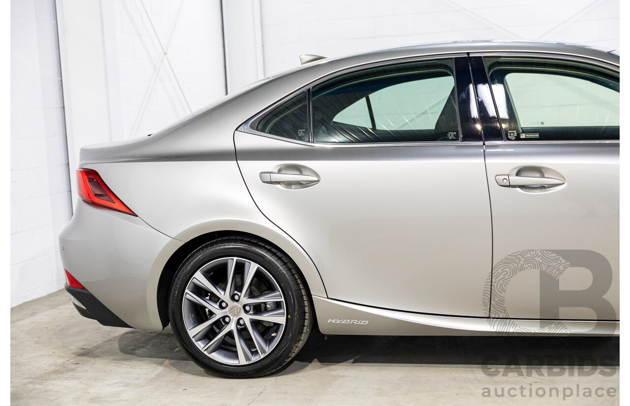 05/2019 Lexus IS300h Luxury Hybrid AVE30R (RWD) 4d Sedan Titanium Silver Metallic 2.5L - Hybrid