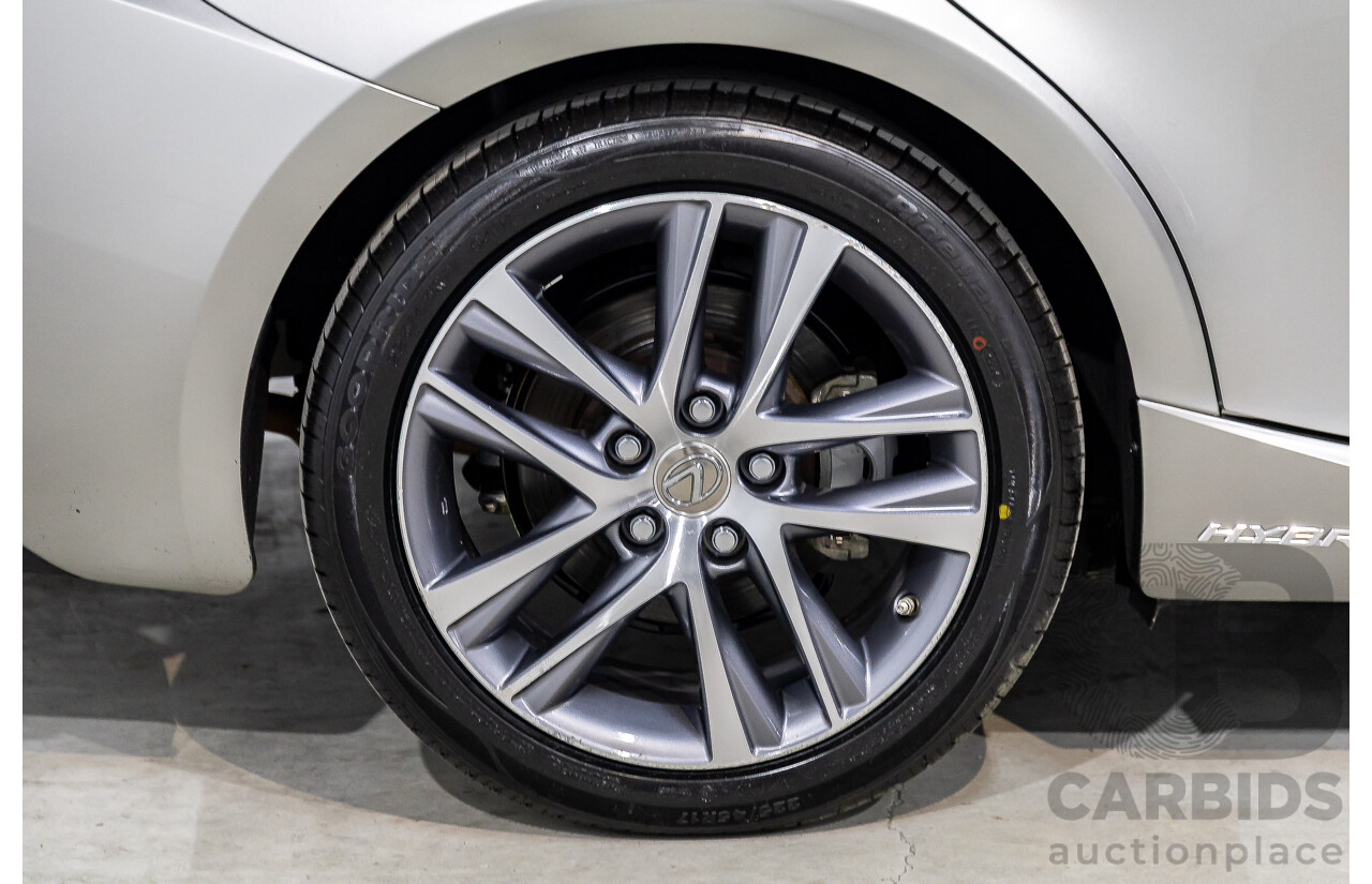 05/2019 Lexus IS300h Luxury Hybrid AVE30R (RWD) 4d Sedan Titanium Silver Metallic 2.5L - Hybrid