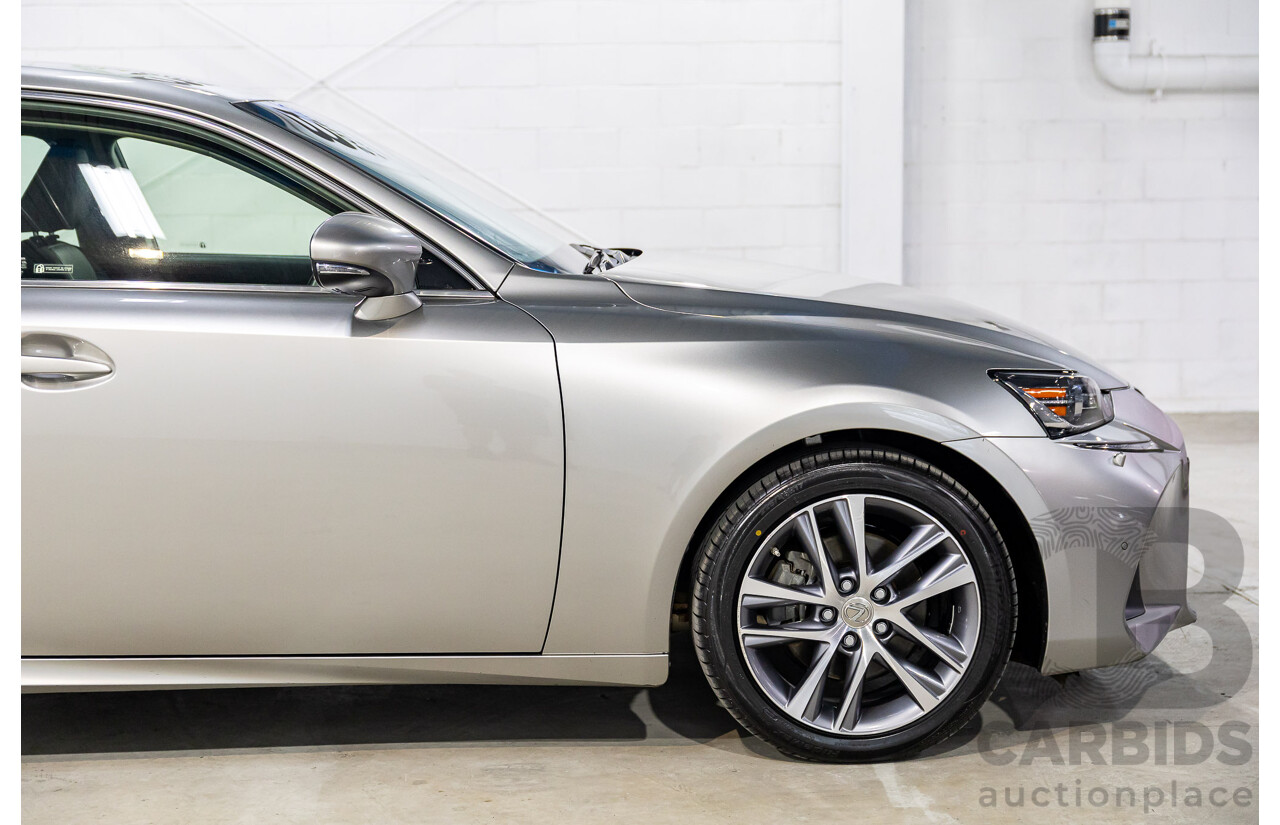 05/2019 Lexus IS300h Luxury Hybrid AVE30R (RWD) 4d Sedan Titanium Silver Metallic 2.5L - Hybrid
