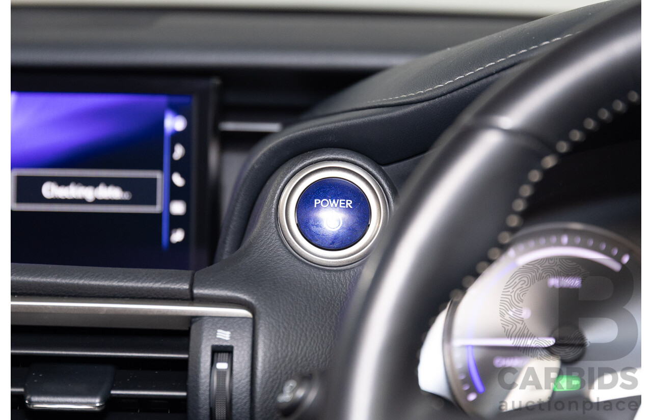 05/2019 Lexus IS300h Luxury Hybrid AVE30R (RWD) 4d Sedan Titanium Silver Metallic 2.5L - Hybrid