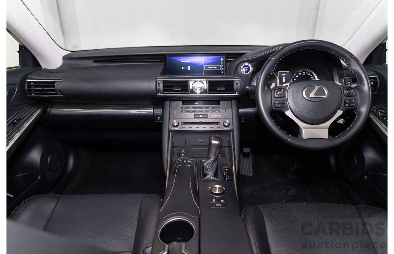 05/2019 Lexus IS300h Luxury Hybrid AVE30R (RWD) 4d Sedan Titanium Silver Metallic 2.5L - Hybrid