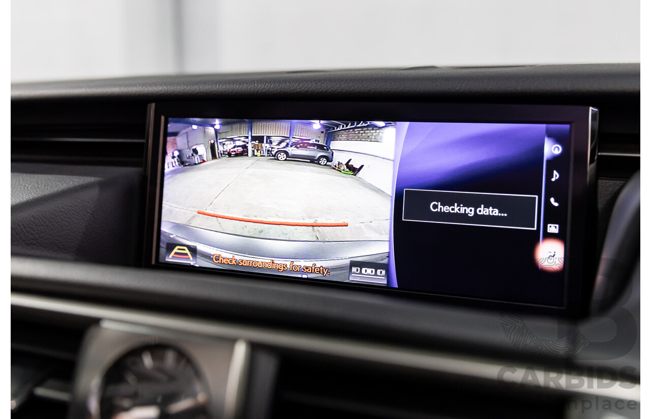 05/2019 Lexus IS300h Luxury Hybrid AVE30R (RWD) 4d Sedan Titanium Silver Metallic 2.5L - Hybrid