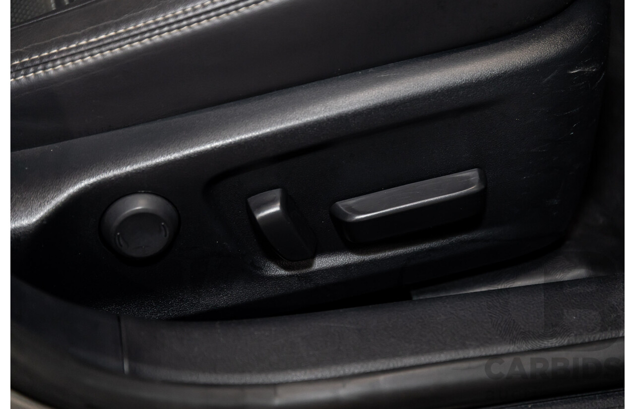 05/2019 Lexus IS300h Luxury Hybrid AVE30R (RWD) 4d Sedan Titanium Silver Metallic 2.5L - Hybrid