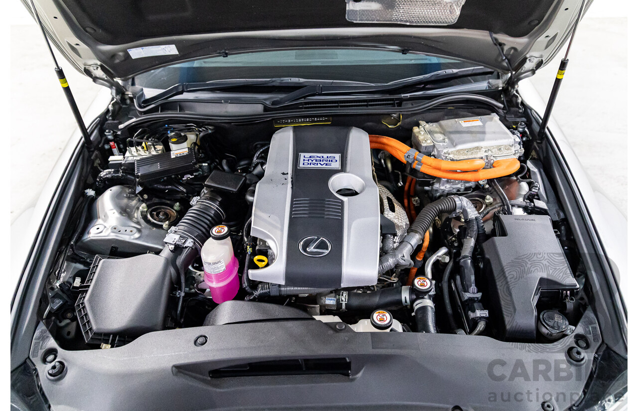 05/2019 Lexus IS300h Luxury Hybrid AVE30R (RWD) 4d Sedan Titanium Silver Metallic 2.5L - Hybrid