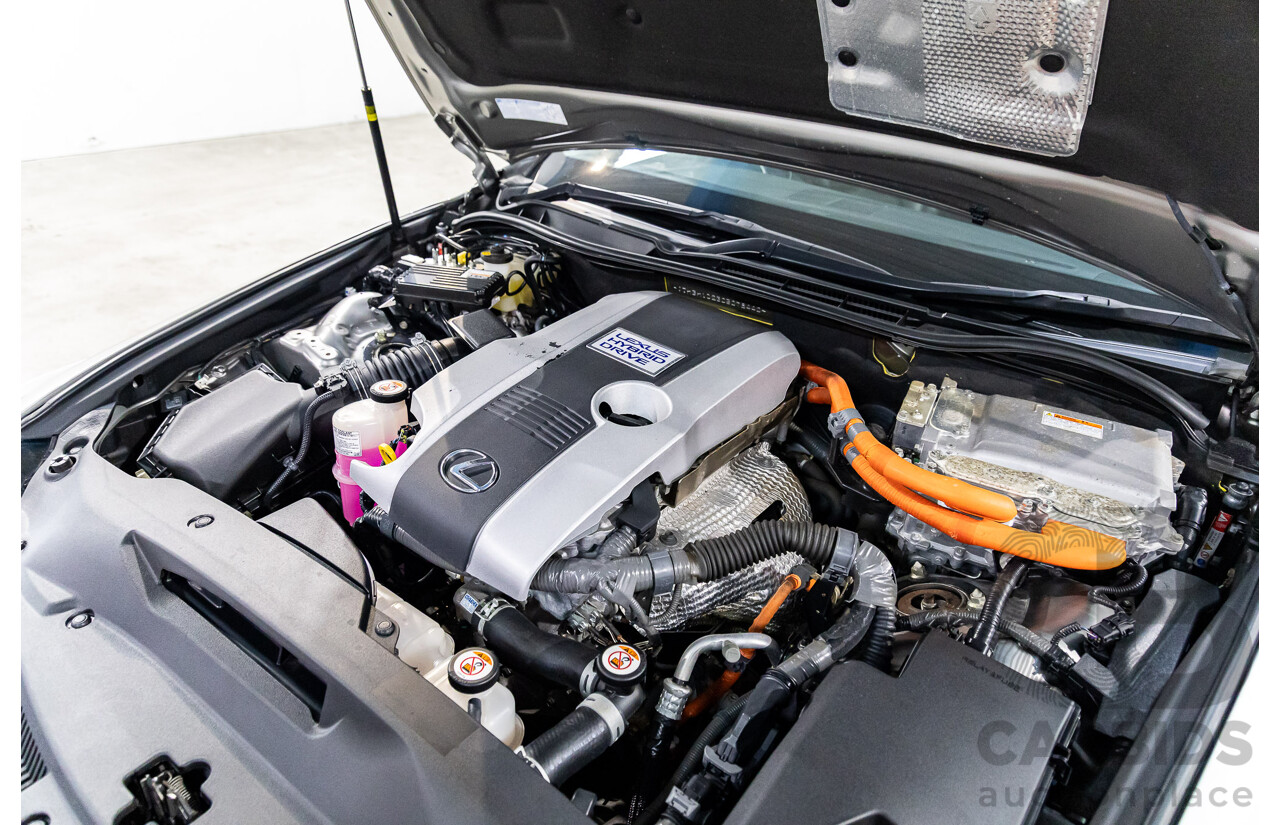 05/2019 Lexus IS300h Luxury Hybrid AVE30R (RWD) 4d Sedan Titanium Silver Metallic 2.5L - Hybrid