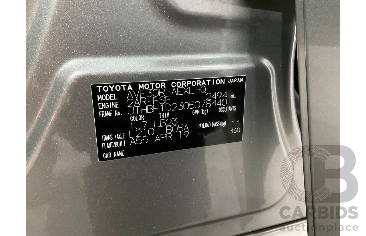 05/2019 Lexus IS300h Luxury Hybrid AVE30R (RWD) 4d Sedan Titanium Silver Metallic 2.5L - Hybrid
