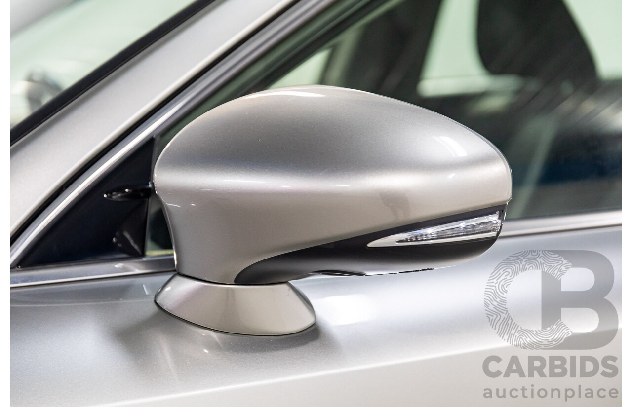 05/2019 Lexus IS300h Luxury Hybrid AVE30R (RWD) 4d Sedan Titanium Silver Metallic 2.5L - Hybrid