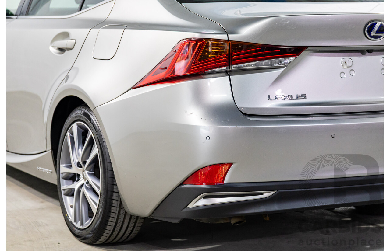 05/2019 Lexus IS300h Luxury Hybrid AVE30R (RWD) 4d Sedan Titanium Silver Metallic 2.5L - Hybrid