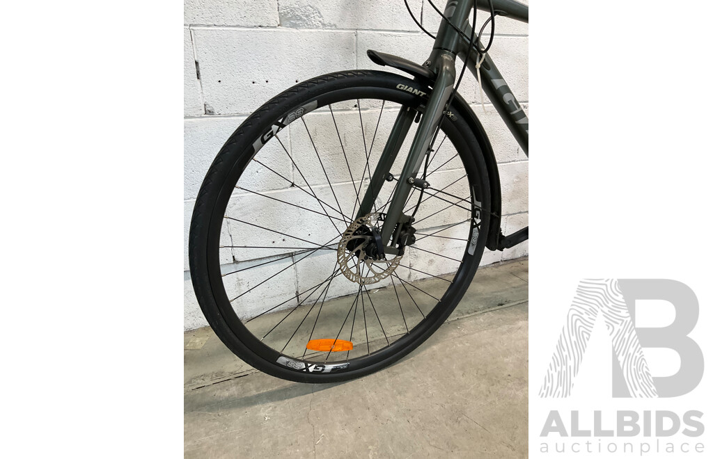 GIANT Cross City Road Bike Size M Asphalt Green  - ORP $1199