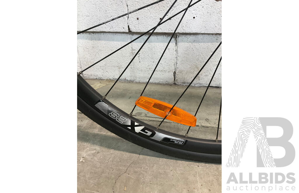 GIANT Cross City Road Bike Size M Asphalt Green  - ORP $1199