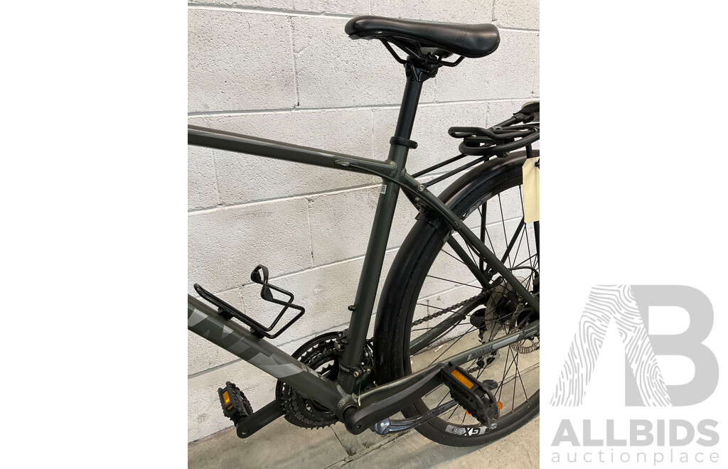 GIANT Cross City Road Bike Size M Asphalt Green  - ORP $1199