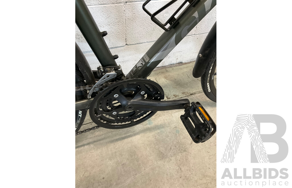 GIANT Cross City Road Bike Size M Asphalt Green  - ORP $1199