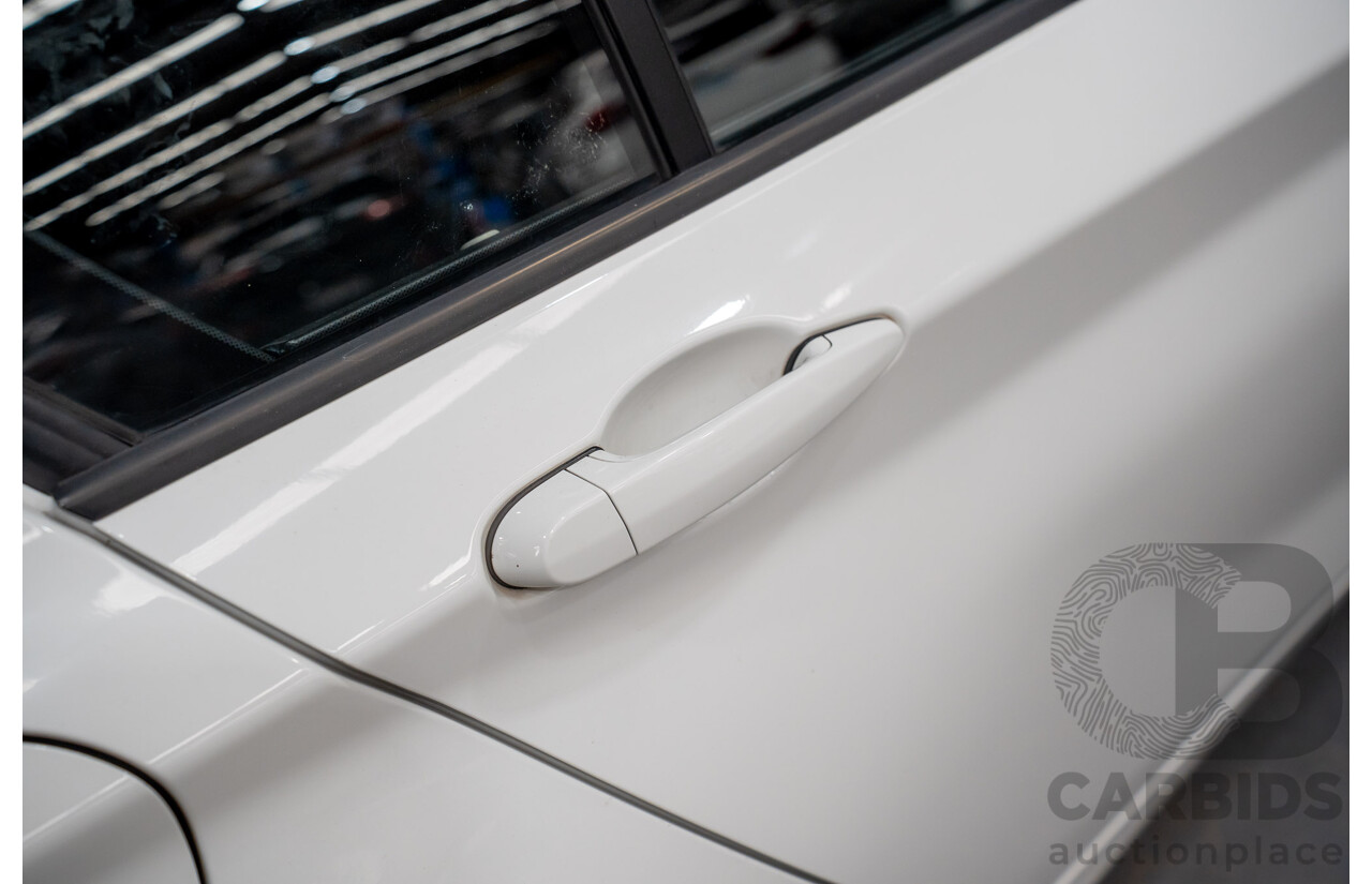 10/2014 BMW 116i SPORT LINE RWD F20 MY13 5D Hatchback White Turbo1.6L