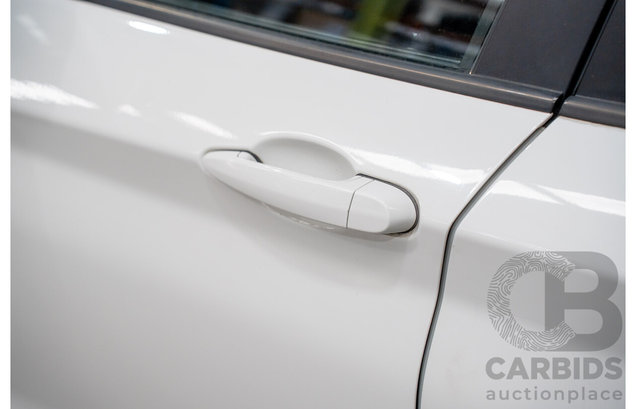 10/2014 BMW 116i SPORT LINE RWD F20 MY13 5D Hatchback White Turbo1.6L