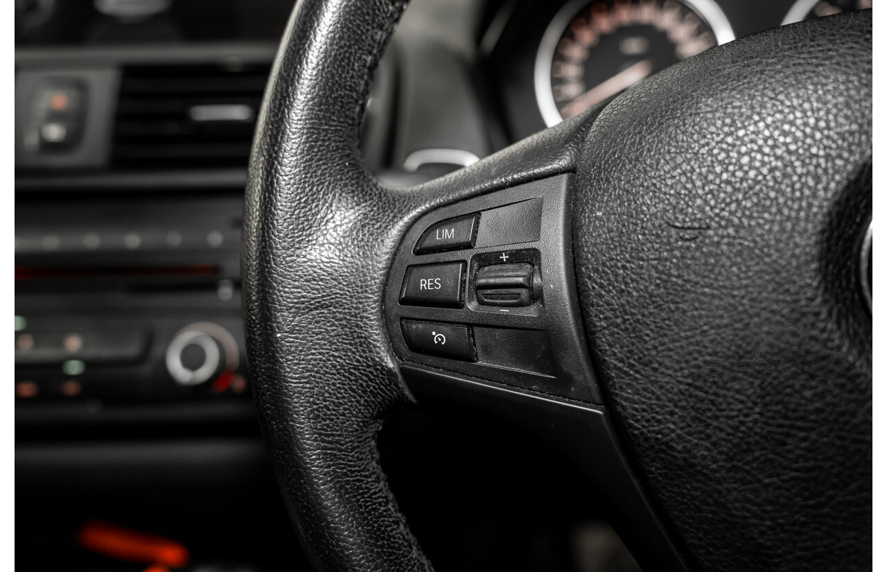 10/2014 BMW 116i SPORT LINE RWD F20 MY13 5D Hatchback White Turbo1.6L