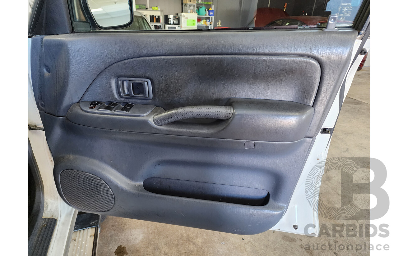 10/2001 Toyota Landcruiser Prado GXL (4x4) VZJ95R 4d Wagon White 3.4L