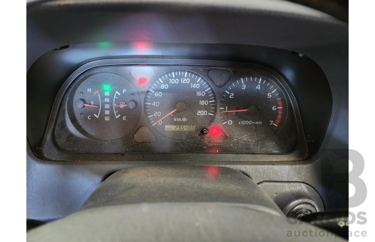 10/2001 Toyota Landcruiser Prado GXL (4x4) VZJ95R 4d Wagon White 3.4L