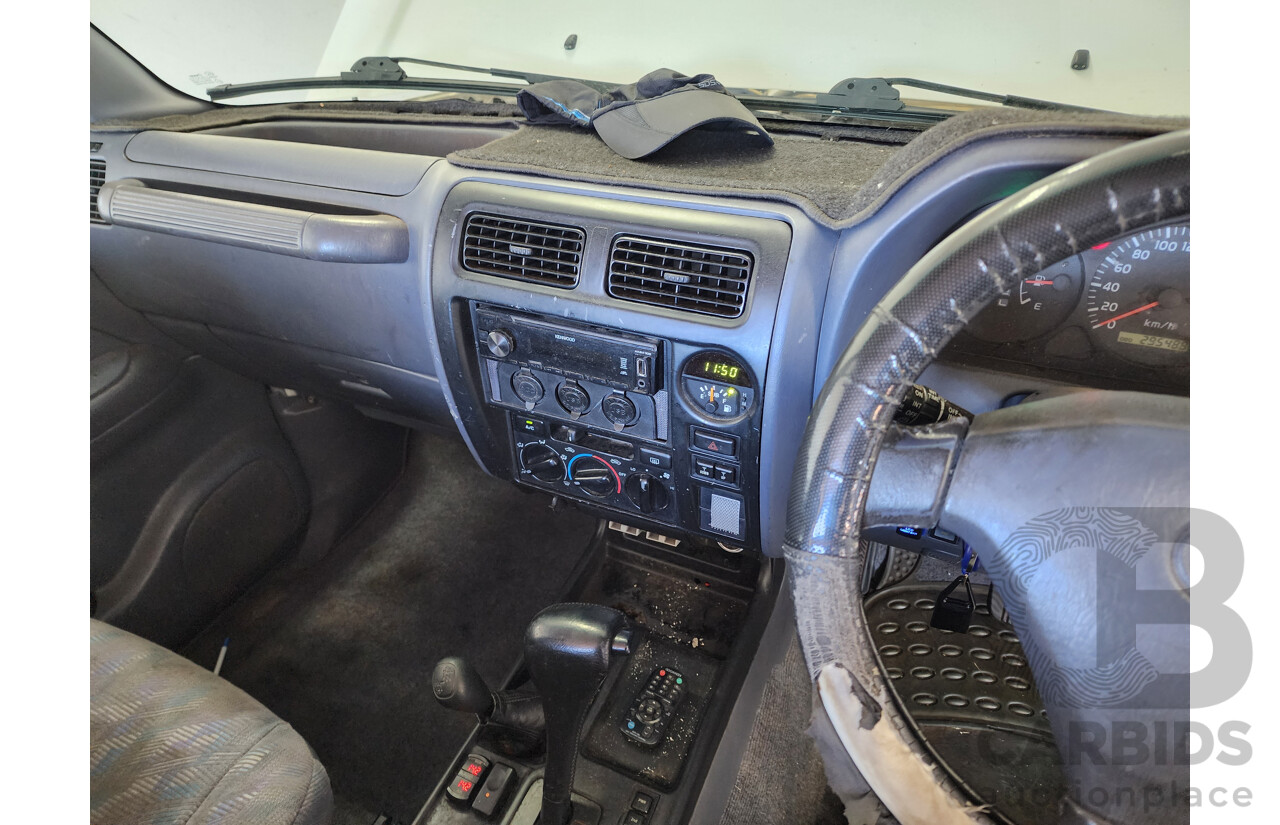 10/2001 Toyota Landcruiser Prado GXL (4x4) VZJ95R 4d Wagon White 3.4L