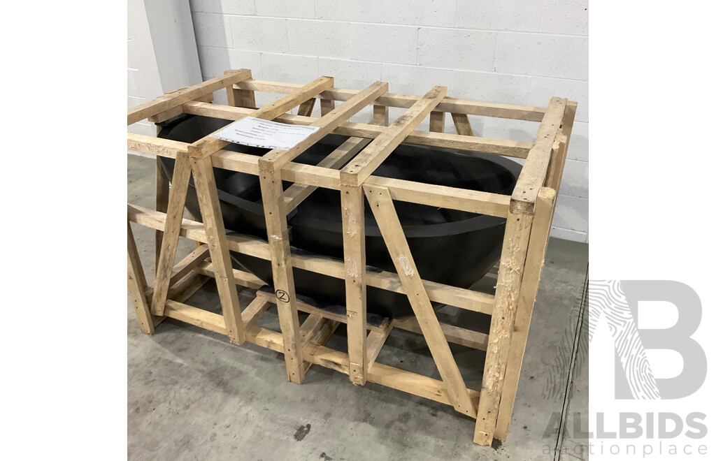 Dark Grey Stone Bath (1500Lx850Wx500/600H) - ORP $3,800.00