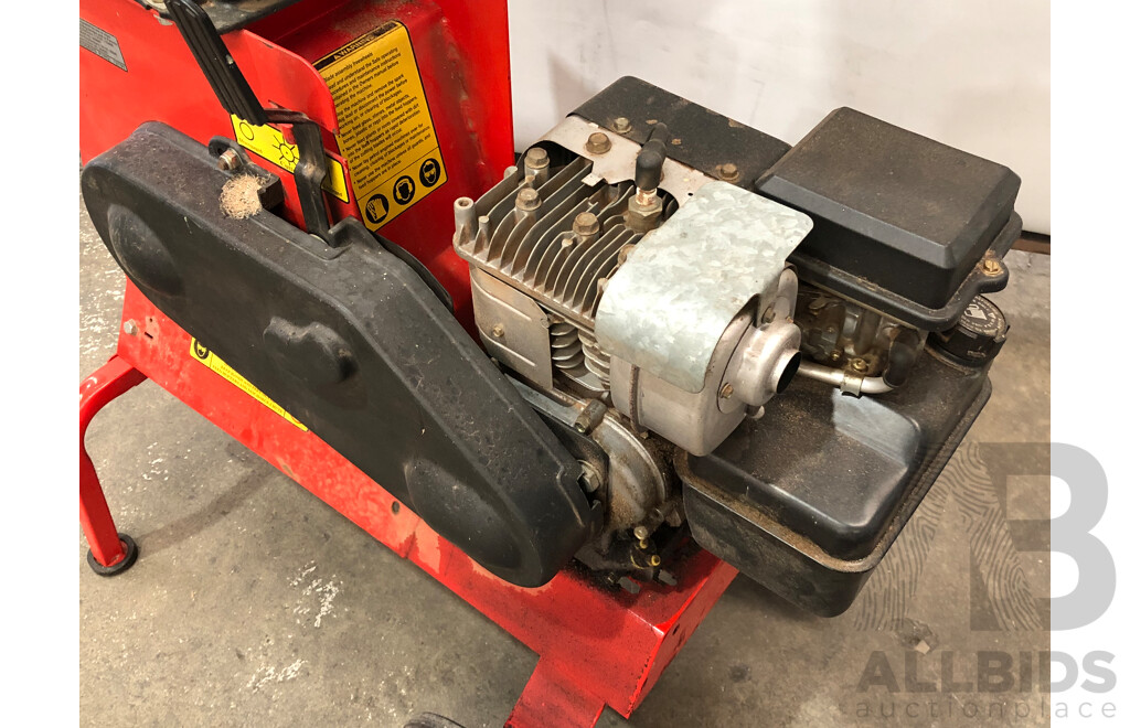 Rover Chip N Shred Four Stroke Woodchipper and Shredder