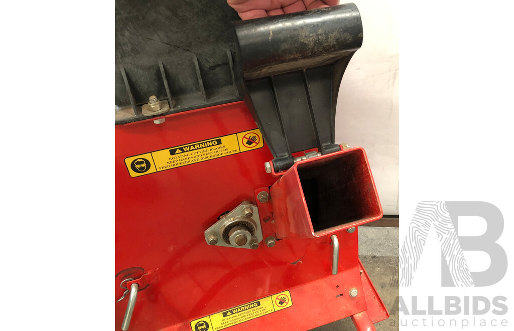 Rover Chip N Shred Four Stroke Woodchipper and Shredder