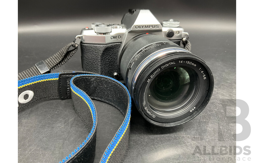 OLYMPUS OM-D E-M5 Mark II Digital Camera with 14-150 Mm Lens and Flash Lamp