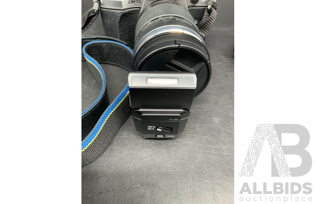 OLYMPUS OM-D E-M5 Mark II Digital Camera with 14-150 Mm Lens and Flash Lamp
