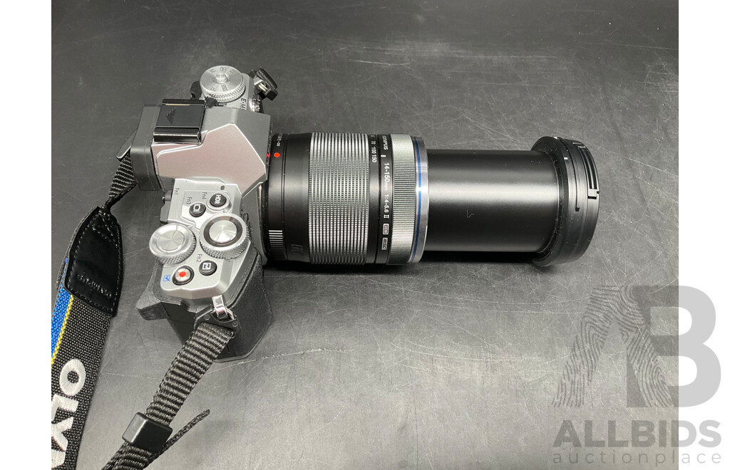 OLYMPUS OM-D E-M5 Mark II Digital Camera with 14-150 Mm Lens and Flash Lamp