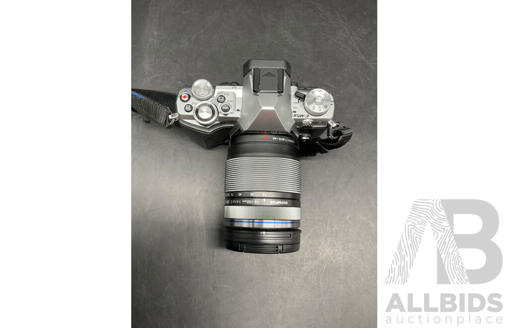 OLYMPUS OM-D E-M5 Mark II Digital Camera with 14-150 Mm Lens and Flash Lamp