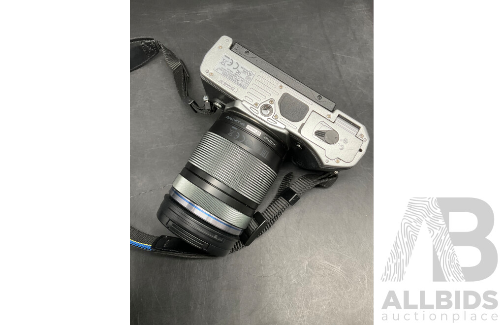 OLYMPUS OM-D E-M5 Mark II Digital Camera with 14-150 Mm Lens and Flash Lamp