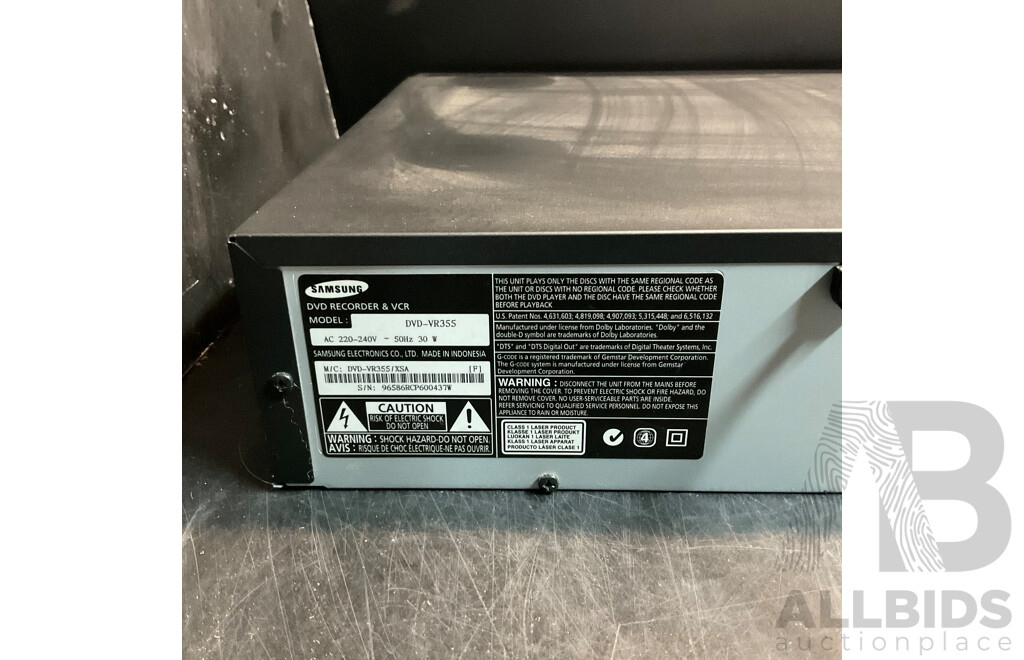 YAMAHA DVD-S1700 DVD Player & SAMSUNG DVD Recorder & VCR (DVD-VR355) - Lot of 2