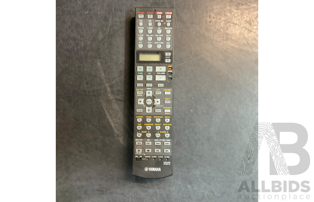 YAMAHA RX-V2600 AV Receiver