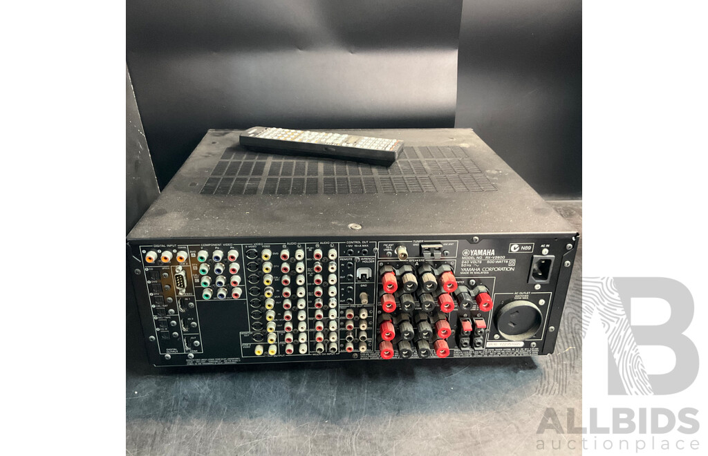 YAMAHA RX-V2600 AV Receiver