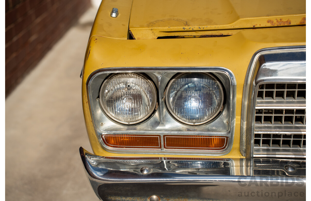 12/1976 Chrysler CL Regal 4d Sedan Yellow 4.3L