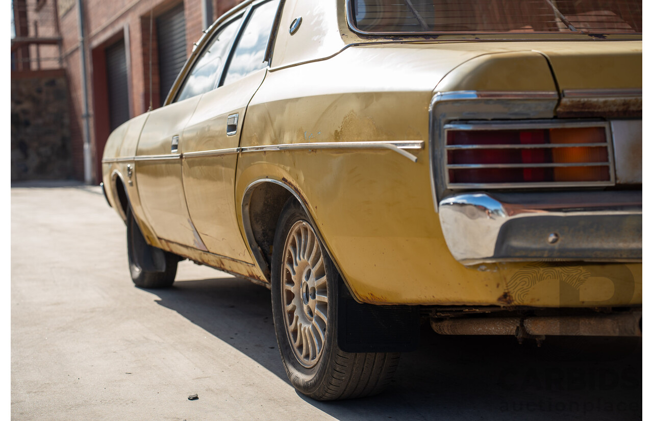 12/1976 Chrysler CL Regal 4d Sedan Yellow 4.3L