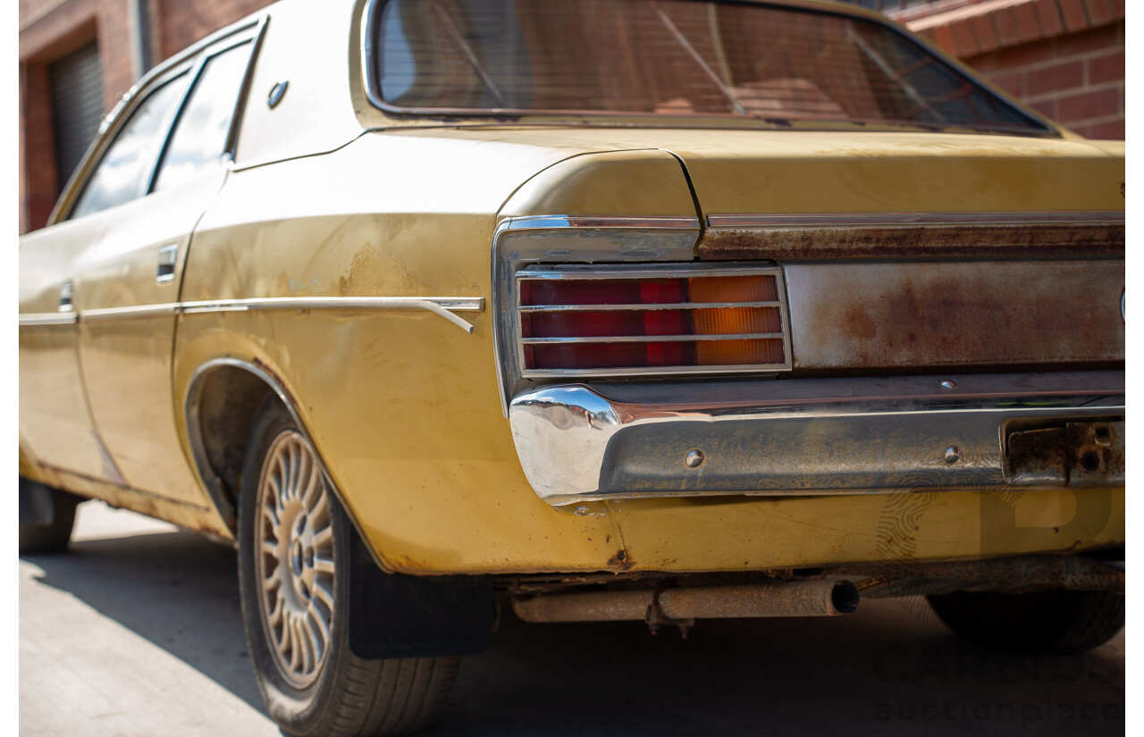 12/1976 Chrysler CL Regal 4d Sedan Yellow 4.3L