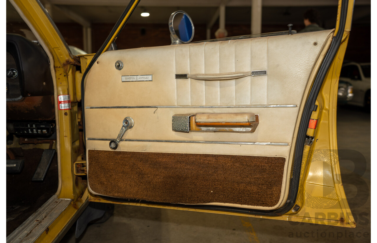 12/1976 Chrysler CL Regal 4d Sedan Yellow 4.3L