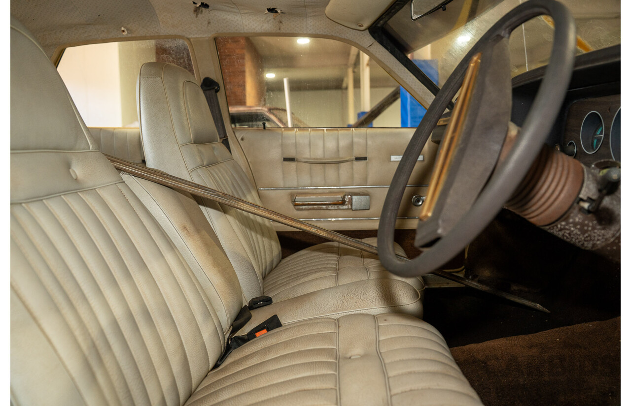 12/1976 Chrysler CL Regal 4d Sedan Yellow 4.3L