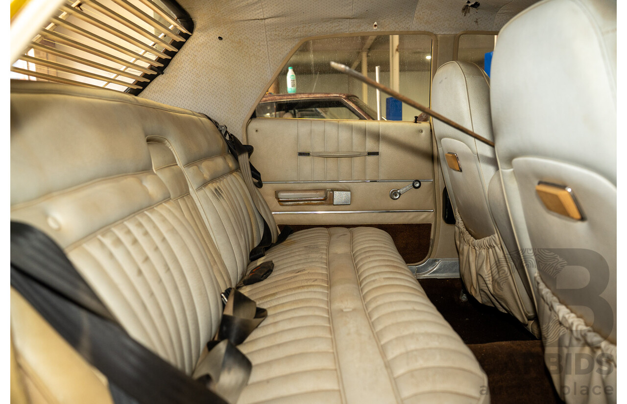 12/1976 Chrysler CL Regal 4d Sedan Yellow 4.3L