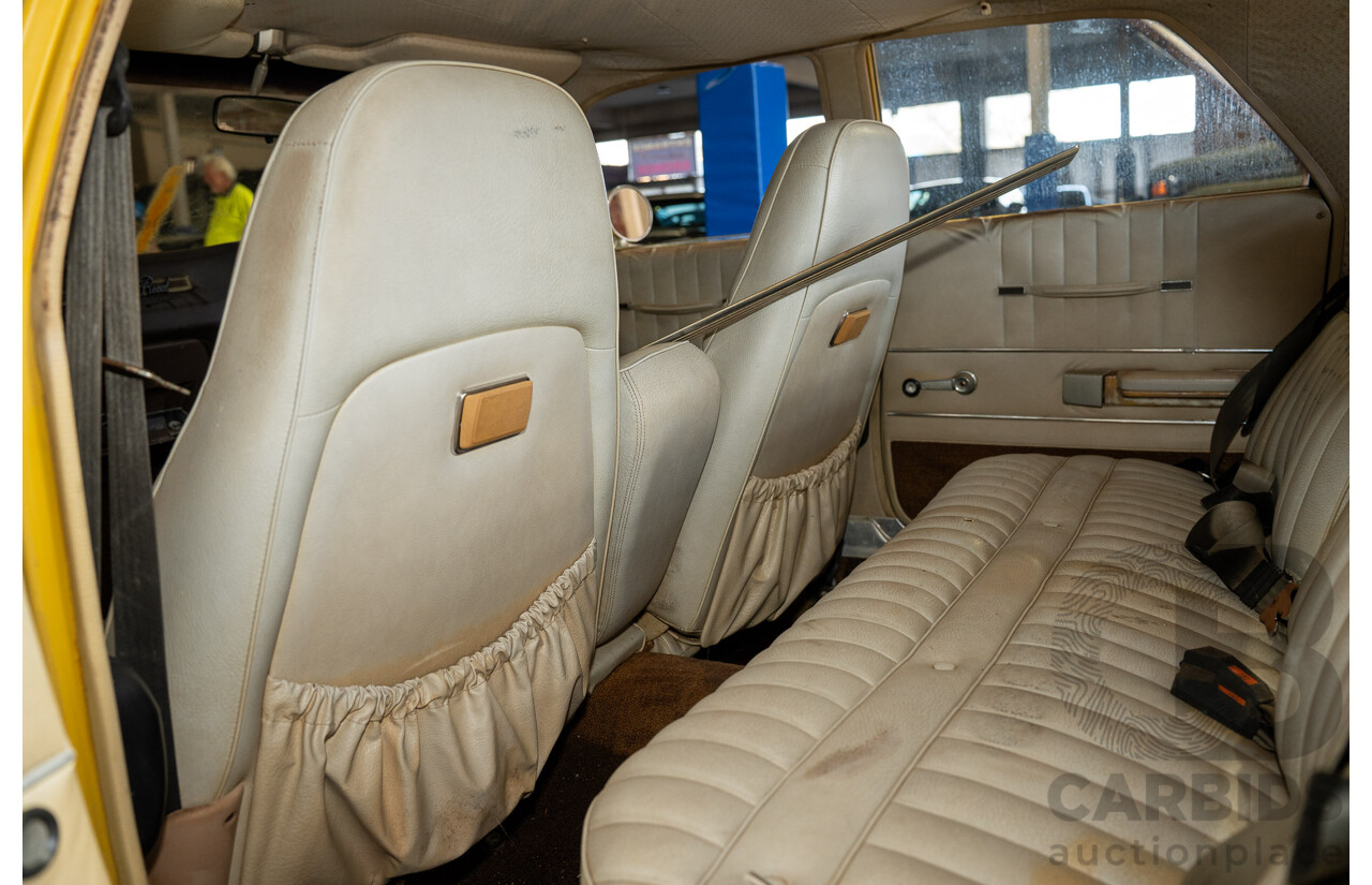 12/1976 Chrysler CL Regal 4d Sedan Yellow 4.3L