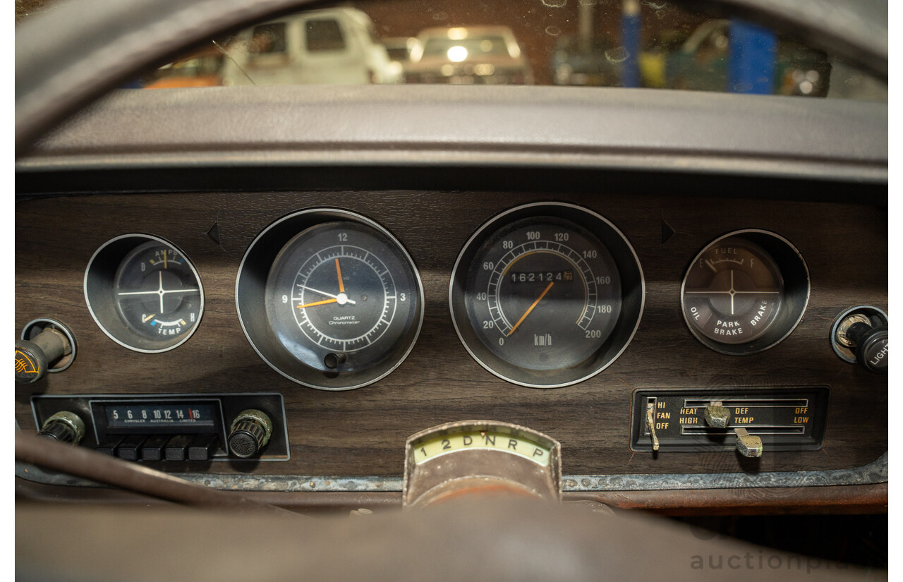 12/1976 Chrysler CL Regal 4d Sedan Yellow 4.3L