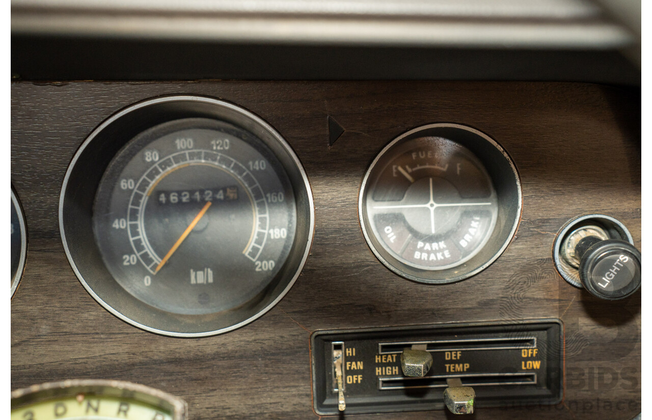 12/1976 Chrysler CL Regal 4d Sedan Yellow 4.3L