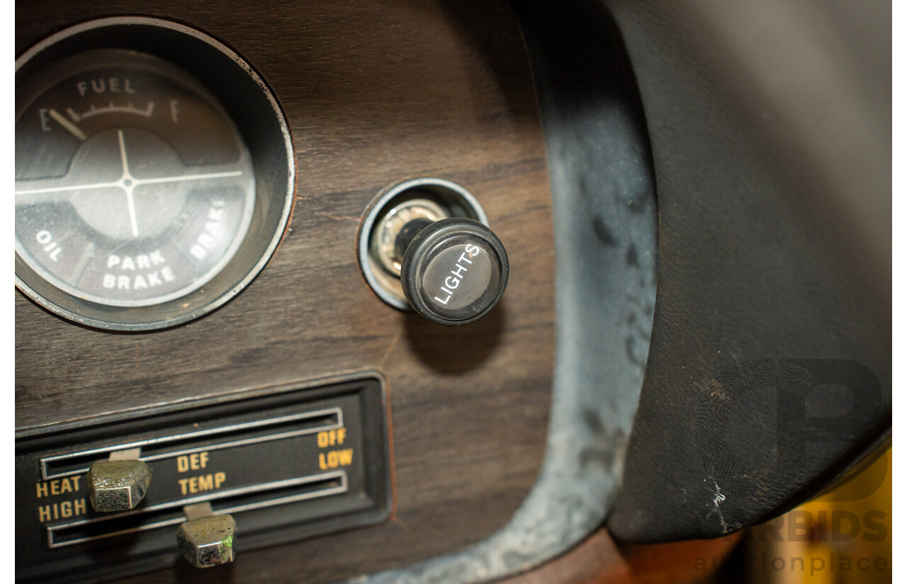 12/1976 Chrysler CL Regal 4d Sedan Yellow 4.3L