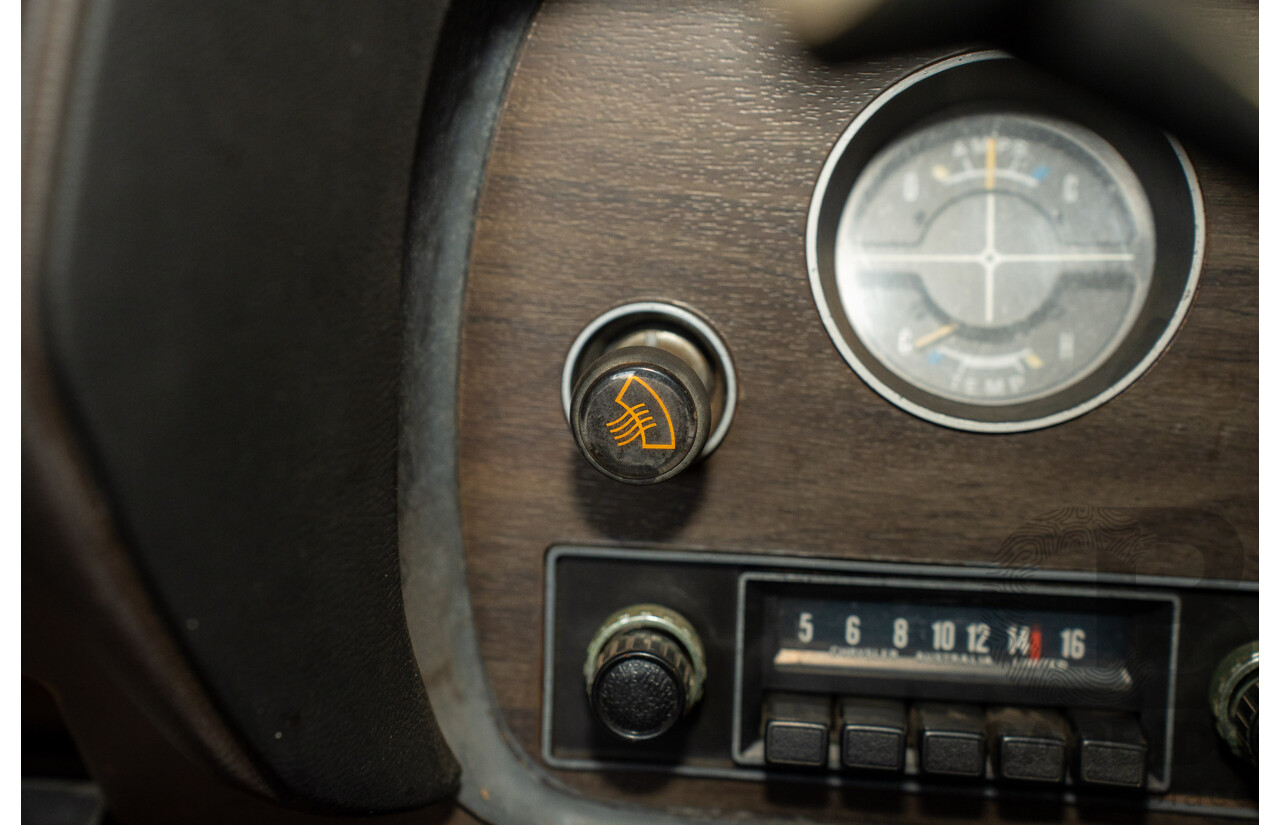 12/1976 Chrysler CL Regal 4d Sedan Yellow 4.3L