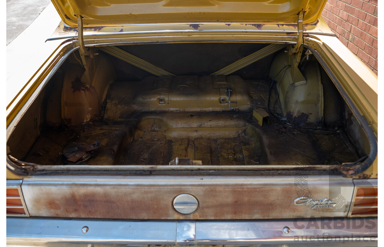 12/1976 Chrysler CL Regal 4d Sedan Yellow 4.3L