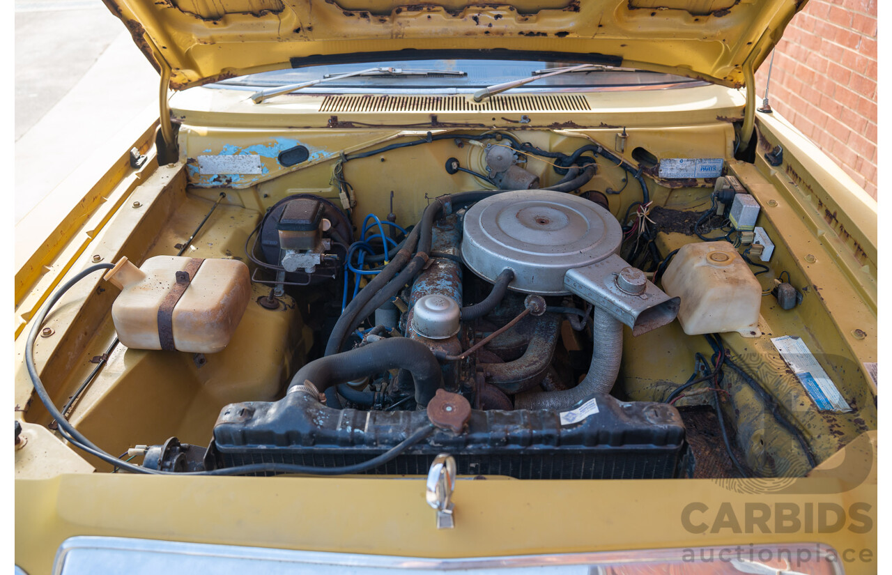 12/1976 Chrysler CL Regal 4d Sedan Yellow 4.3L