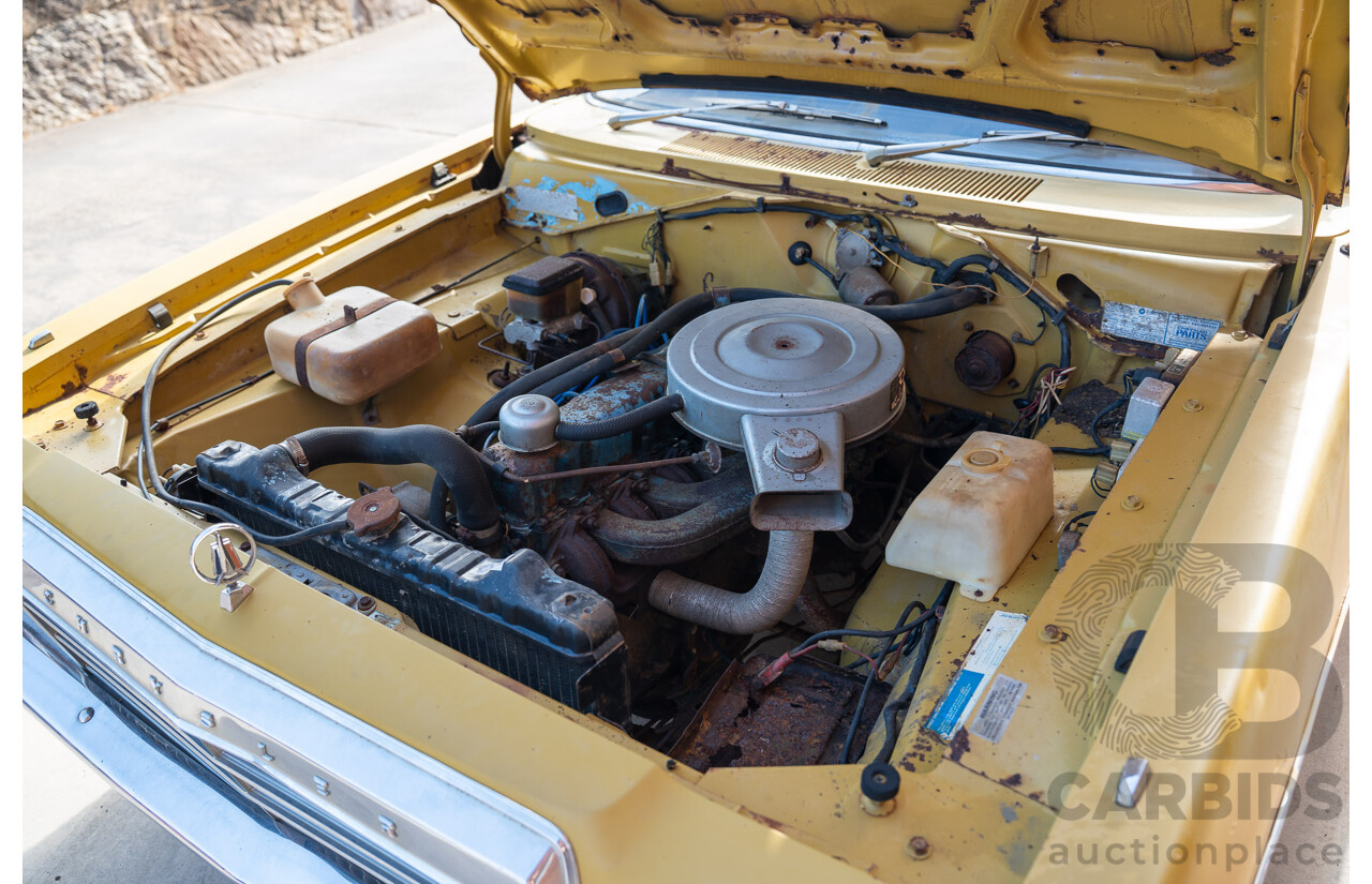 12/1976 Chrysler CL Regal 4d Sedan Yellow 4.3L