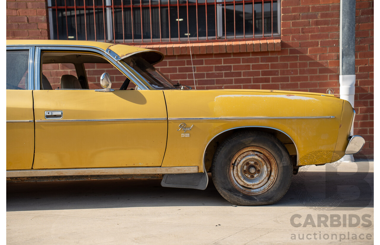 12/1976 Chrysler CL Regal 4d Sedan Yellow 4.3L