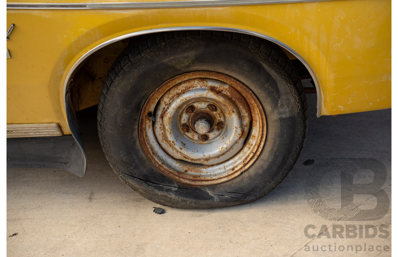 12/1976 Chrysler CL Regal 4d Sedan Yellow 4.3L